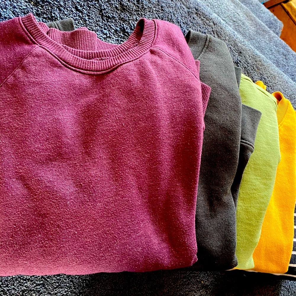CREW SWEATER BUNDLE SALE!!!!🍑